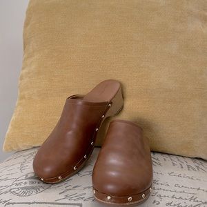 Womens clogs